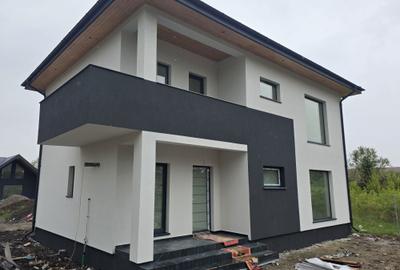 Casă cu 4 camere în Sânpetru - 3