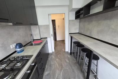 Apartament cu 2 camere semidecomandat în 1 Mai - 21