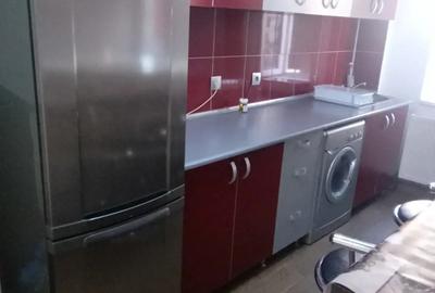 Inchiriez apartament cu 2 camere Bulevardul Independen?ei langa salon Ramona pia?a 1 Mai bloc - 6