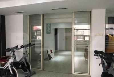 Spatiu comercial / Spa de Vanzare, 290 mp, zona Micro 3 Targ - 2