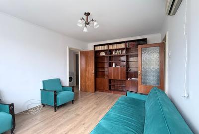 Apartament cu 3 camere semidecomandat în Berceni - 1
