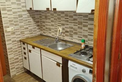 Garsonieră decomandată în Steaua - 2