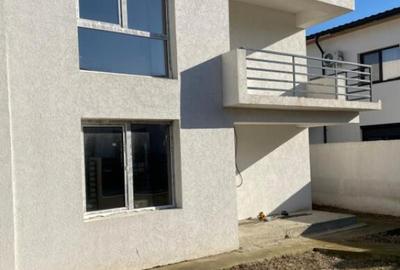 Casa situata in zona Mamaia Sat - 3