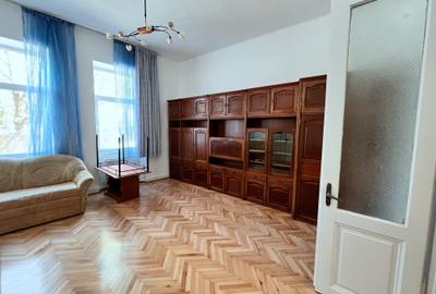Casă cu 4 camere cu Canalizare în Gruia - 1