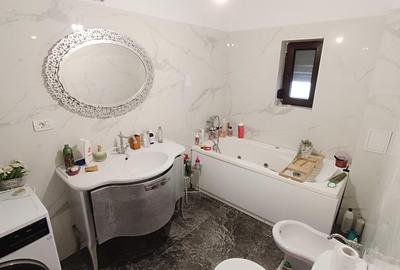 Casa Individuala - 8 Camere - 285 mp utili - 1.200 mp teren Casa Individuala - 8 Camere - 285 mp utili - 1.200 mp teren - 12