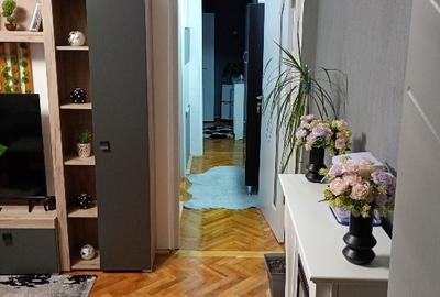 Apartament cu 3 camere semidecomandat în Central - 9