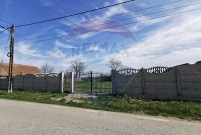 Teren Construcții intravilan de 3775 mp, în Cefa - 8
