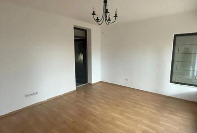 Casă cu 5 camere în Giroc