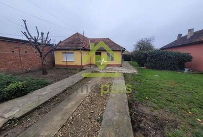 Casă cu 4 camere cu Teren 836 Mp în Ronaț