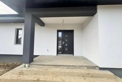 Casă cu 4 camere cu Teren 812 Mp în Satu Nou de Jos - 3