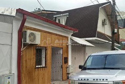 Casă cu Canalizare în 13 Septembrie - 2