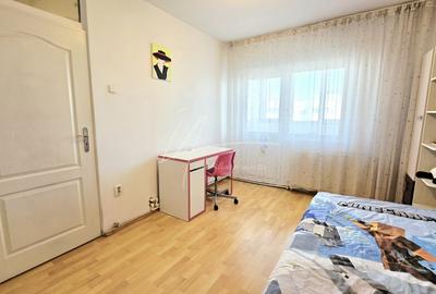 Apartament cu 3 camere decomandat, mobilat în 13 Septembrie - 28