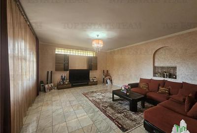 Casă individuală cu 7 camere cu Canalizare în Km 4-5 - 12