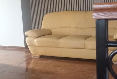 Casă cu 4 camere cu Teren 300 Mp în Central - 1