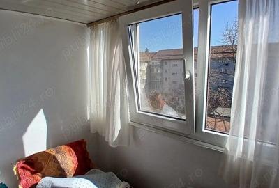 Apartament cu 3 camere decomandat în Central - 8