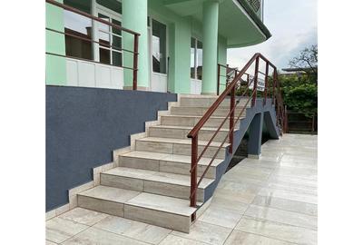 Casă cu 8 camere cu Teren 400 Mp în Gheorgheni - 2