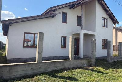 Casă cu 3 camere cu Teren 500 Mp în Mândruloc - 2