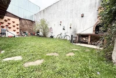 Casă cu Teren 243 Mp în Central