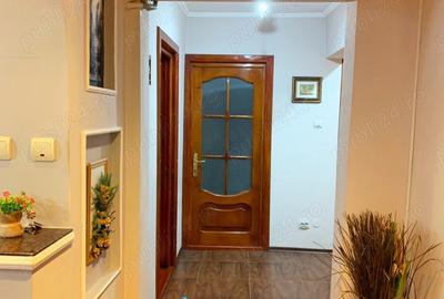 Apartament Central cu 3 Camere, 80mp, vanzare direct proprietar Apartament Central cu 3 Camere, 80mp, vanzare direct proprietar - 1