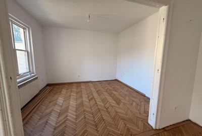 Casă individuală cu 4 camere cu Canalizare în Tineretului - 9