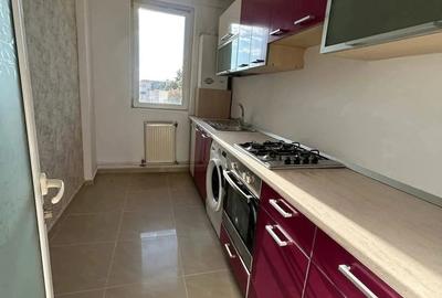 De vanzare apartament cu 2 camere, zona Hotel, renovat, 57.000 euro - 1