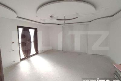 Casă cu 6 camere cu Teren 2000 Mp în Rădăuți