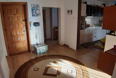 Apartament cu 3 camere decomandat în Sud - 3