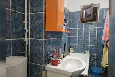 Apartament cu 2 camere semidecomandat, mobilat în 9 Mai - 5