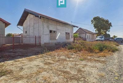 Casa la ro?u cu 4 camere de vanzare - 6