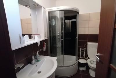 Casă individuală cu 8 camere cu Canalizare în Decebal - 2