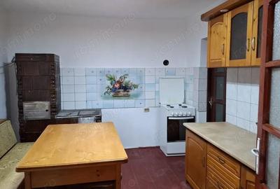 Casă cu 3 camere cu Teren 1080 Mp în Central - 8