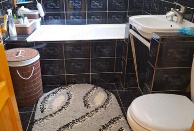 Apartament cu 3 camere semidecomandat în Fălticeni