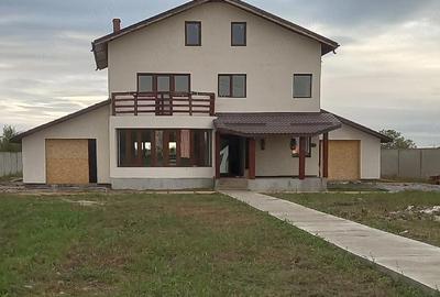 Casă cu 4 camere cu Teren 7500 Mp în Central - 4
