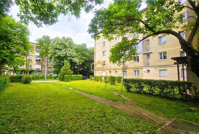 Apartament cu 3 camere nedecomandat în Cloșca
