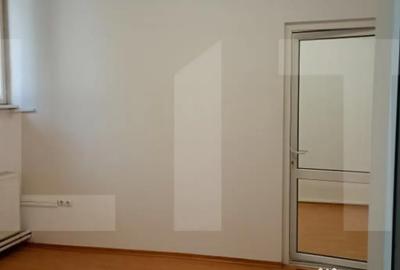 Spațiu comercial, de 375 mp, în Central - 4