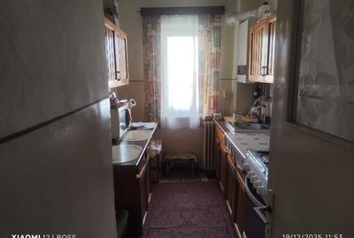 Apartament cu 3 camere semidecomandat în Central - 1