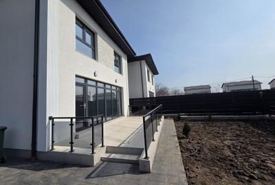 Casă individuală cu 4 camere cu Canalizare în Tunari - 1