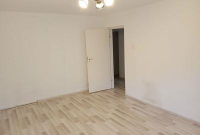 Apartament cu 3 camere decomandat în Central - 2