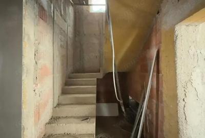 Casă cu Canalizare în Dumbrăvița