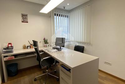 Spațiu comercial, de 219 mp, în Central - 3