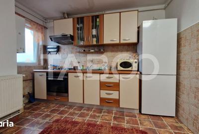 Apartament cu 3 camere decomandat, mobilat în Trei Stejari - 1