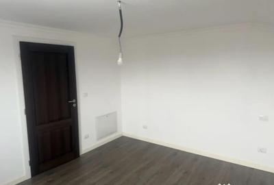 Casă cu 5 camere cu Teren 2000 Mp în Podari - 11