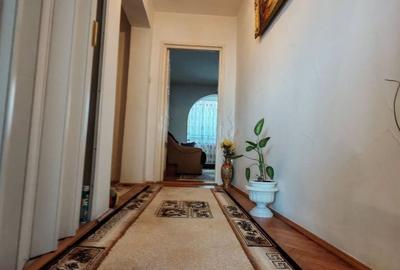Apartament cu 3 camere decomandat în Dacia - 13