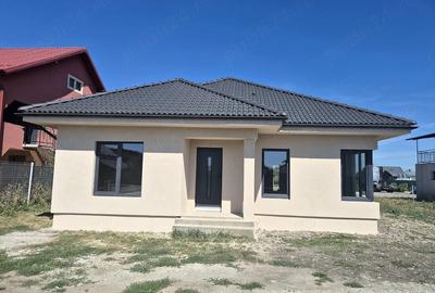 Casă cu Teren 512 Mp în Jucu