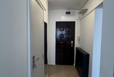 Apartament cu 2 camere semidecomandat în Apărătorii Patriei - 1
