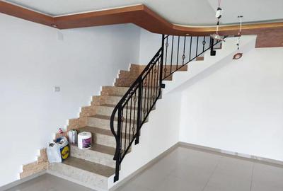 Casă cu 6 camere cu Teren 1100 Mp în Central - 4