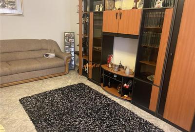 Apartament 4 camere , zona centrala -2 Stejari , decomandat - 1