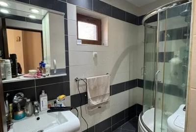 Casă cu 8 camere cu Teren 380 Mp în Central - 17