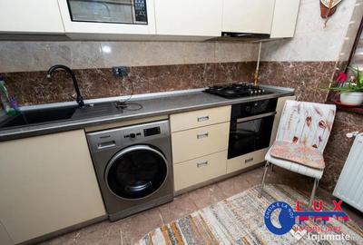 Apartament cu 3 camere decomandat în C5 - 8