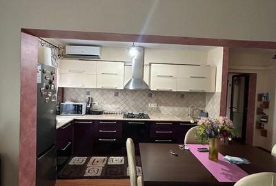 Apartament cu 3 camere decomandat în Central - 6